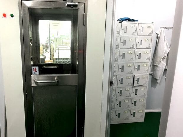 Stand up pouch with spouts