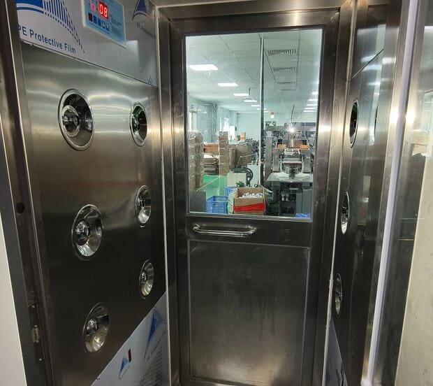 Stand up pouch with spouts