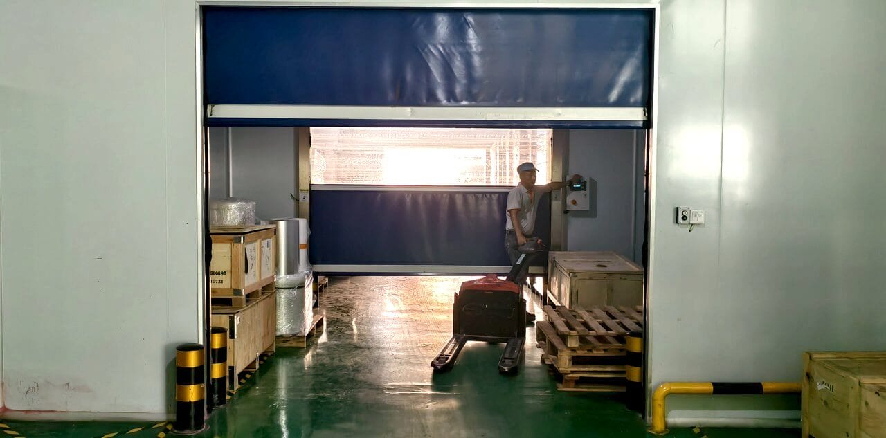 Stand up pouch with spouts