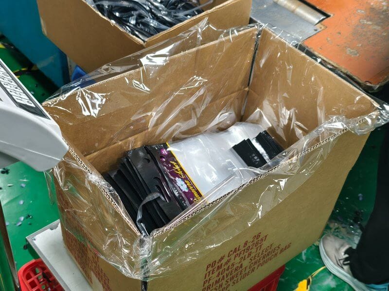 Stand up pouch with spouts